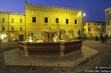 Square of the People (Piaza del Popolo)