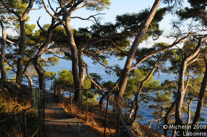 Lighthouse Promenade