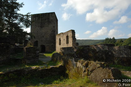 Castle (ruins)