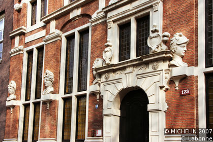 The House of Heads (Huis met de Hoofden)
