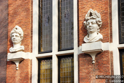 The House of Heads (Huis met de Hoofden)