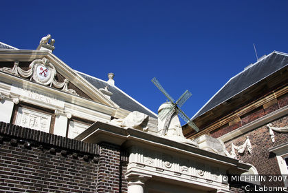 Stedelijk Museum De Lakenhal