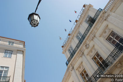 Rua do Carmo and Rua Garrett