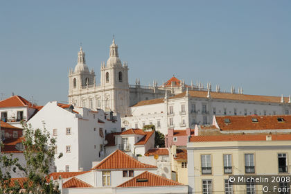 Largo das Portas do Sol