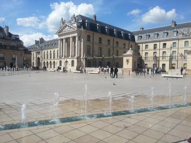 Place des Ducs-de-Bourgogne