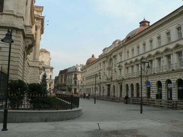 Rue Lipscani et la Banque Nationale de Roumanie