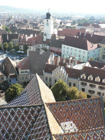 La tour et la Petite Place (Piaţa Mică) vue du clocher de la cathédrale Ste Marie
