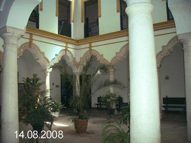 CASA DE LA VIRGEN. PATIO CENTRAL DE COLUMNAS.