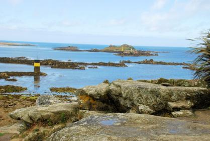 Roscoff : vue au large depuis le promontoire de la chapelle Ste-Barbe