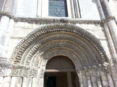 Abbaye aux Dames, portail