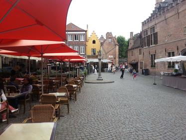 Huidenvettersplein (Tanners' Square)