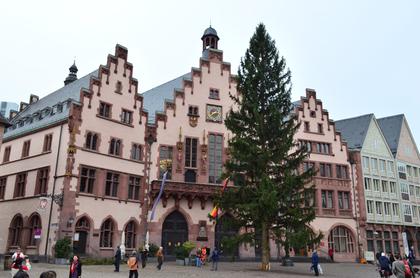 Romerberg square. Town hall.