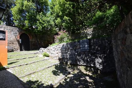 Entrance to the Museum grounds