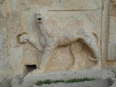 qasr al abd lion