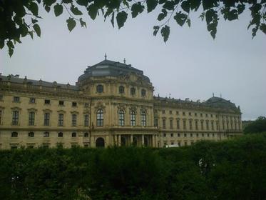 Blick auf die Residenz aus dem Hofgarten