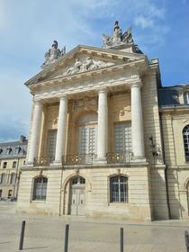 Place des Ducs-de-Bourgogne