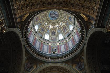 Basilique St-Étienne : intérieur du dôme