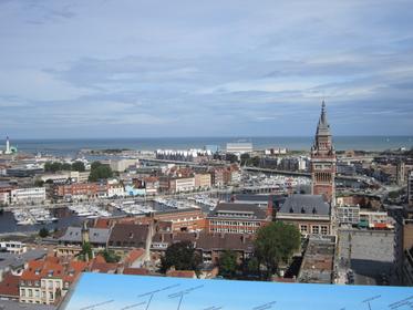 vue panoramique sur Dunkerque, ville port et plage