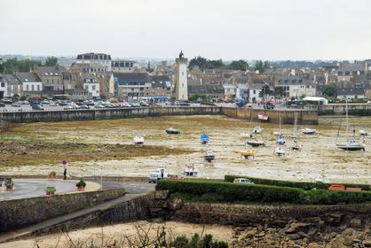 Roscoff vue depuis le promontoire de la chapelle Ste-Barbe