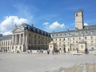 Place des Ducs-de-Bourgogne