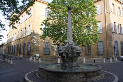 Fontaine des Quatre-Dauphins