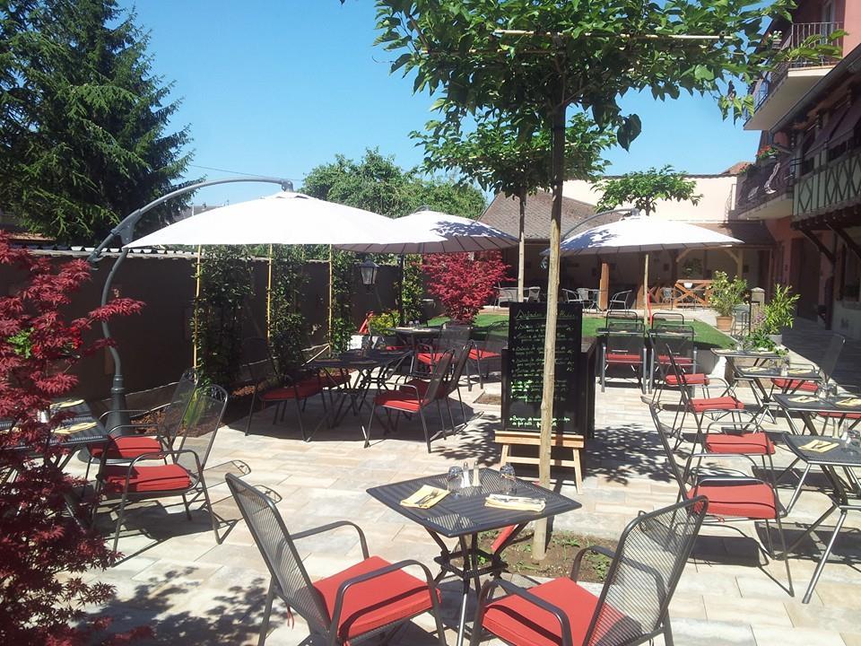 Hôtel Restaurant La Charrue by null